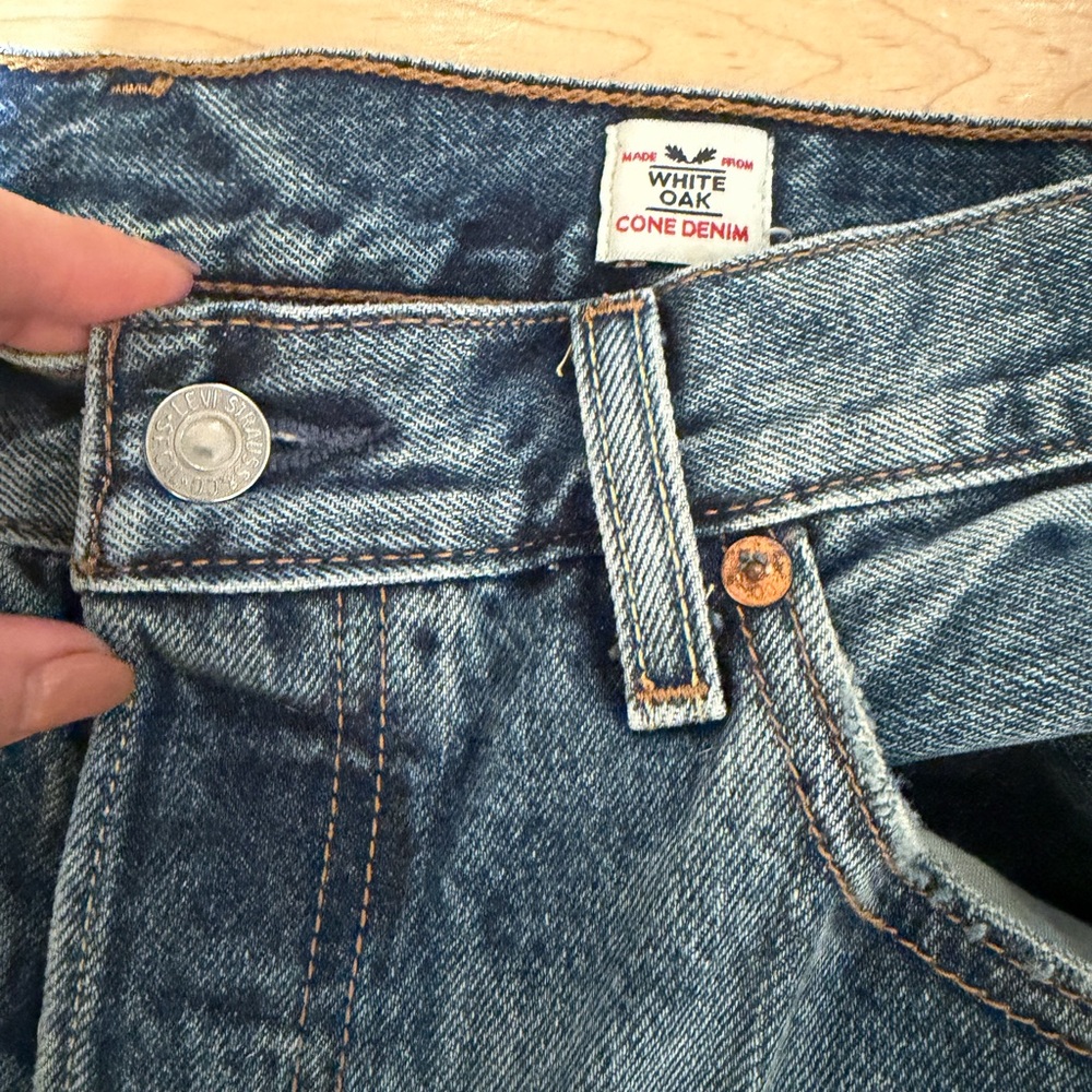 Never Worn Authentic Levis - image 3
